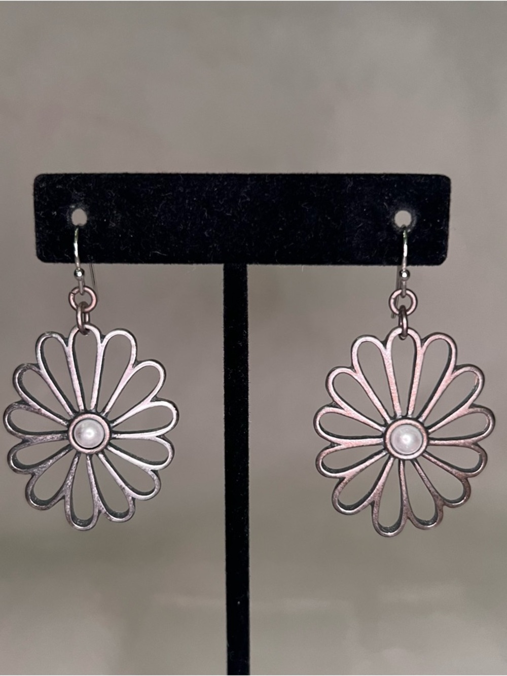 Lia Sophia Floral Bib Necklace with Matching Drop Earrings - Picture 3 of 7